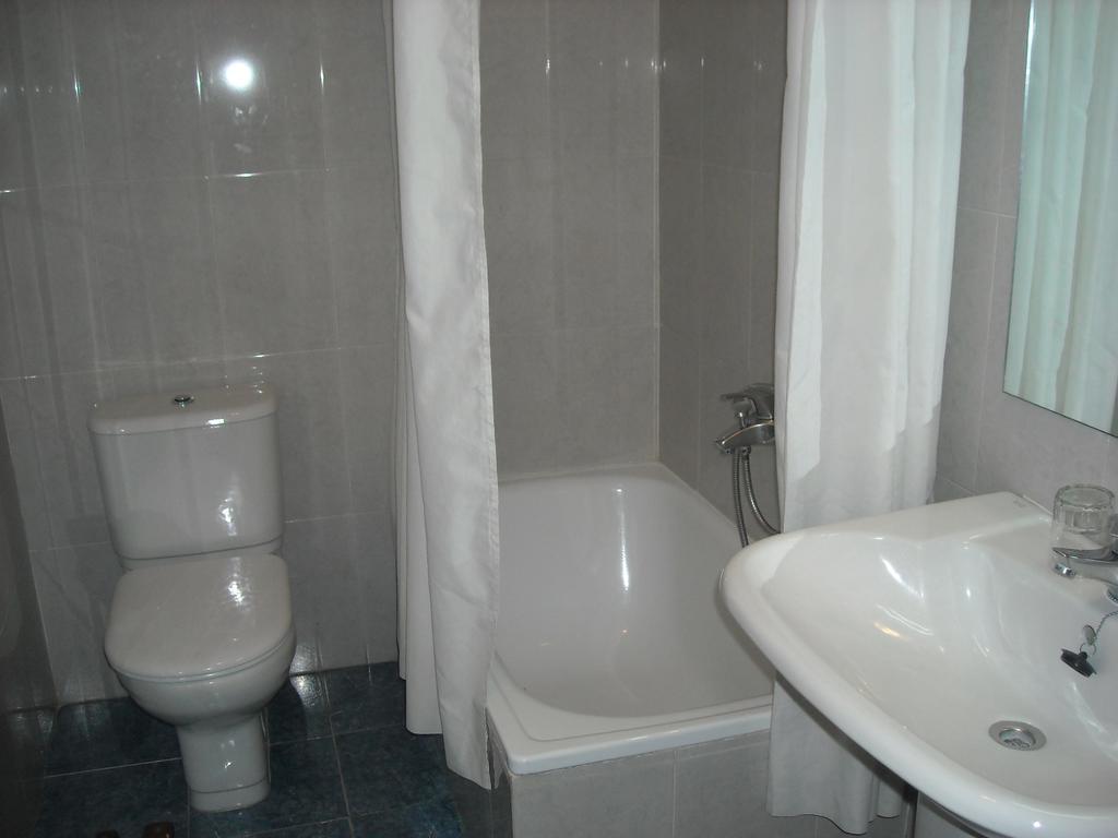 Hostal Residencia Avenida Cuenca  Exteriör bild