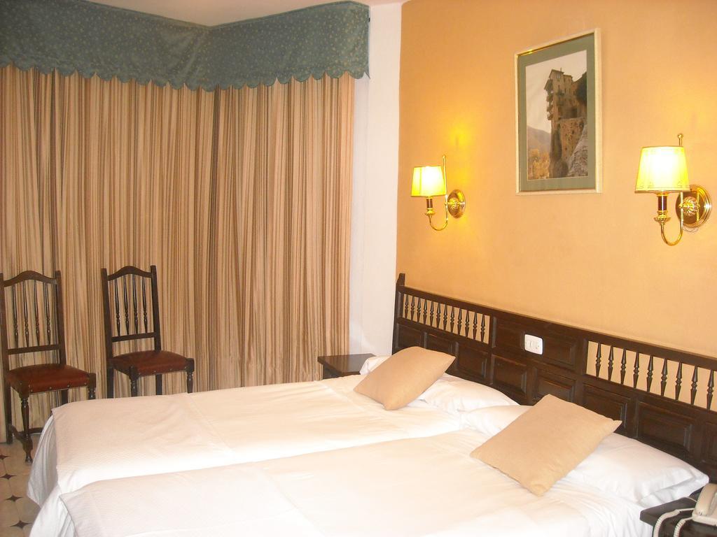 Hostal Residencia Avenida Cuenca  Exteriör bild