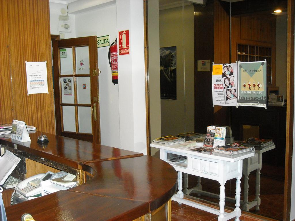 Hostal Residencia Avenida Cuenca  Exteriör bild