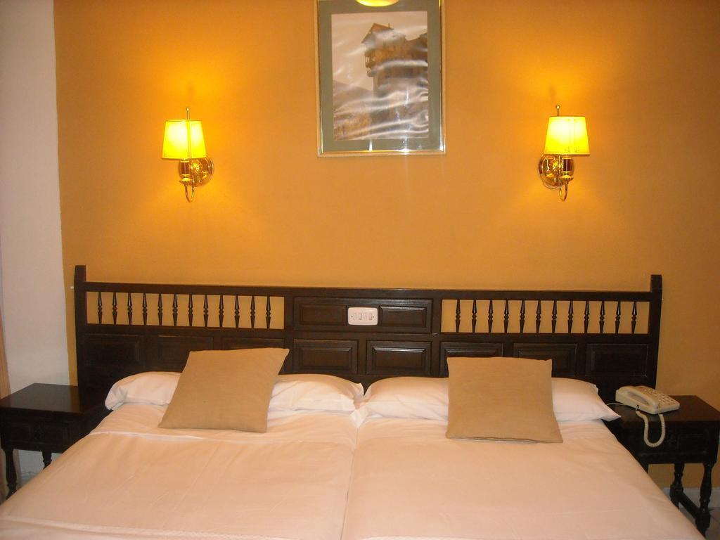 Hostal Residencia Avenida Cuenca  Exteriör bild