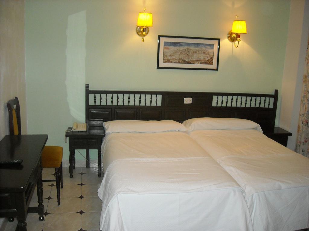 Hostal Residencia Avenida Cuenca  Exteriör bild