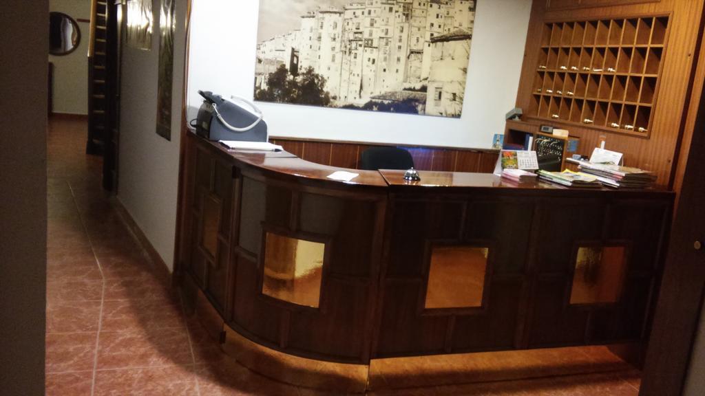 Hostal Residencia Avenida Cuenca  Exteriör bild