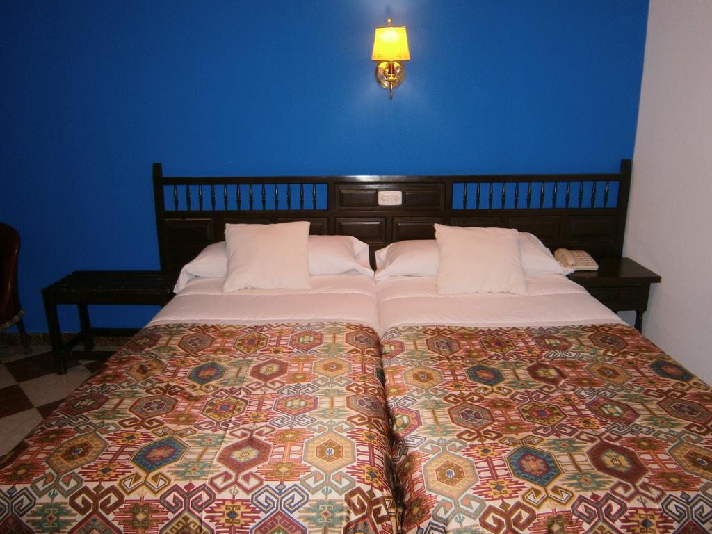 Hostal Residencia Avenida Cuenca  Exteriör bild