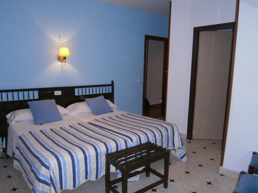 Hostal Residencia Avenida Cuenca  Exteriör bild