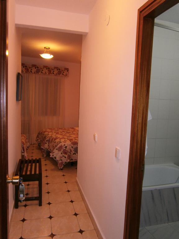 Hostal Residencia Avenida Cuenca  Exteriör bild
