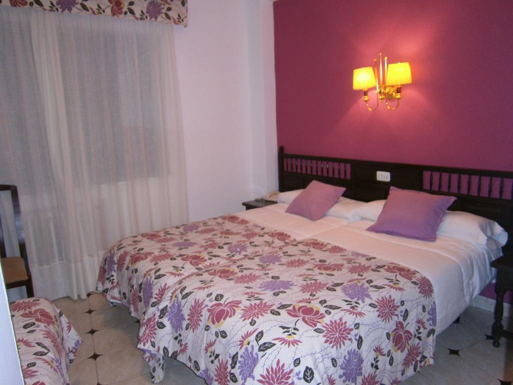 Hostal Residencia Avenida Cuenca  Exteriör bild