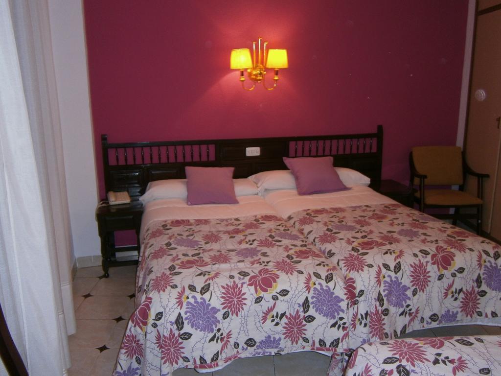 Hostal Residencia Avenida Cuenca  Exteriör bild
