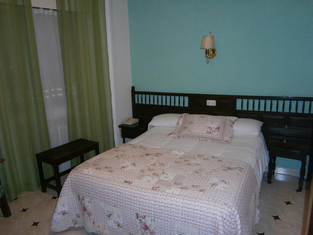 Hostal Residencia Avenida Cuenca  Exteriör bild
