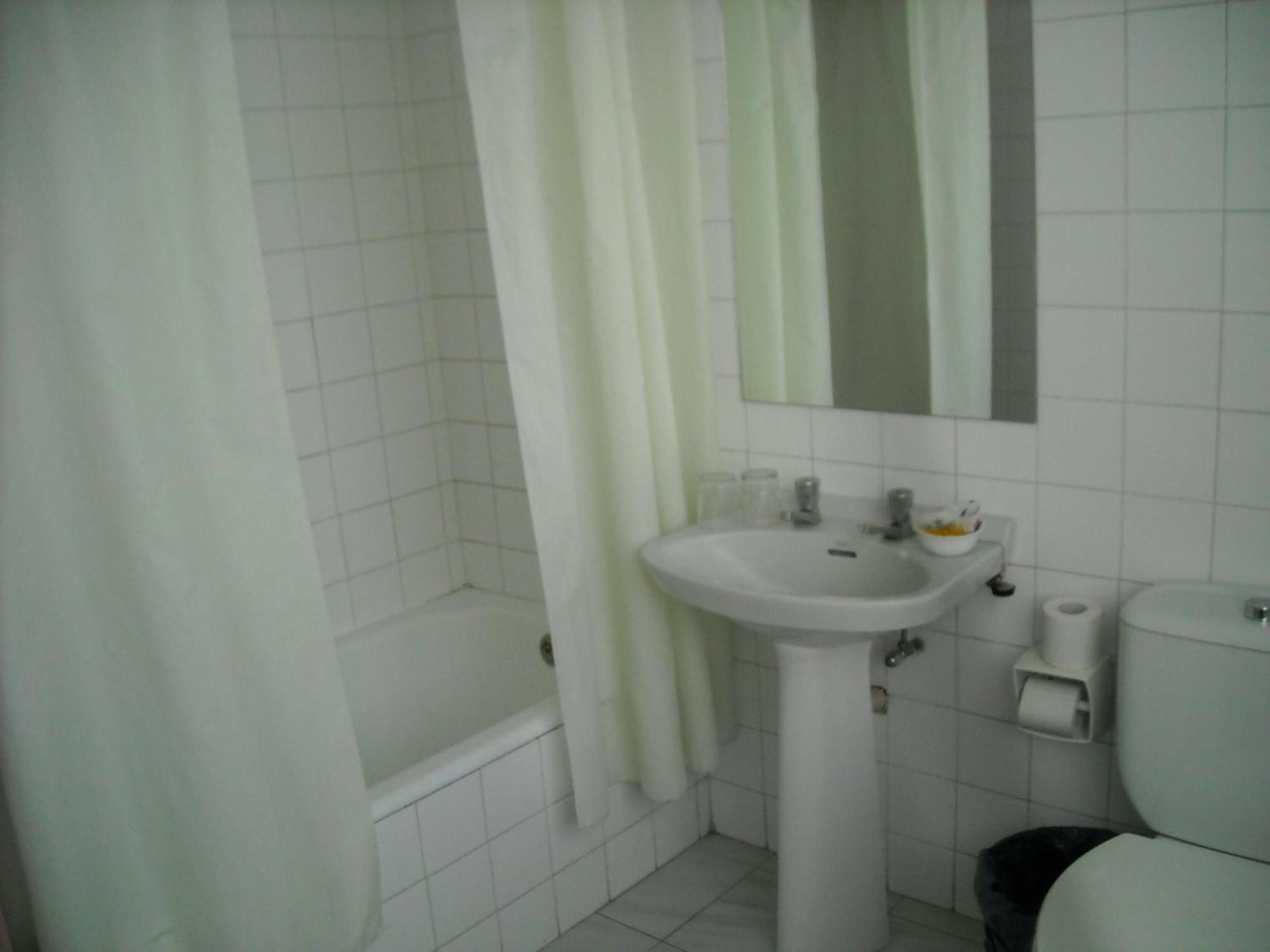 Hostal Residencia Avenida Cuenca  Exteriör bild