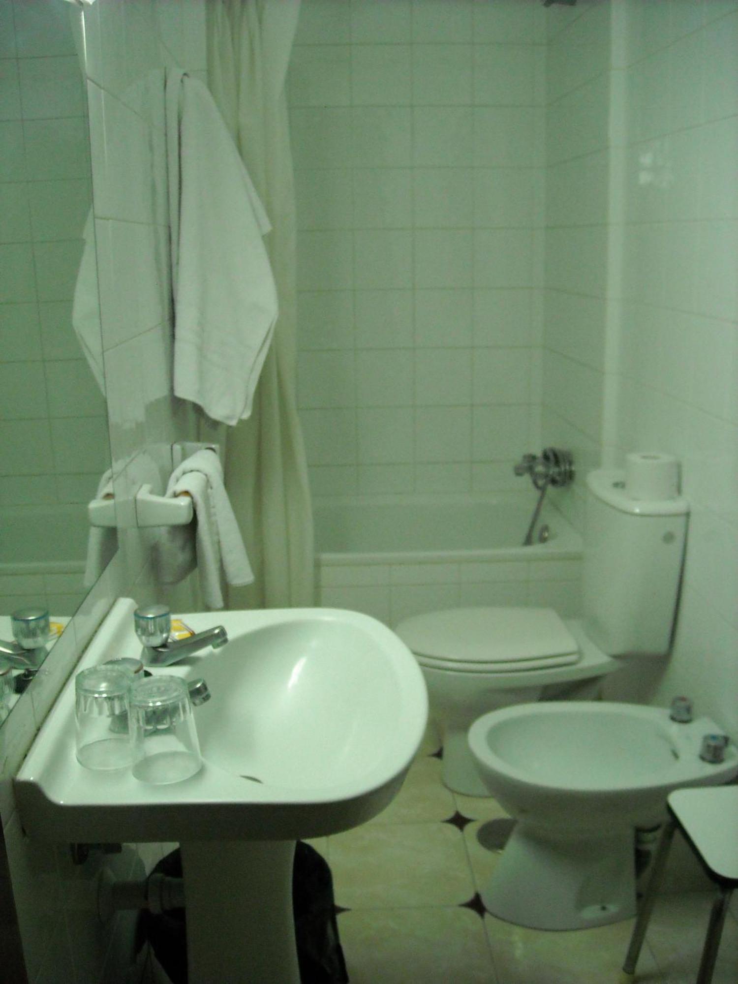 Hostal Residencia Avenida Cuenca  Exteriör bild