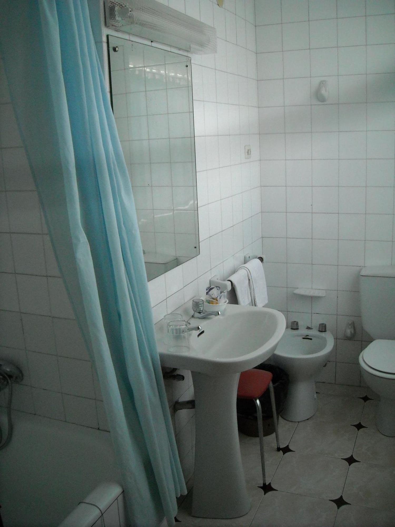 Hostal Residencia Avenida Cuenca  Exteriör bild